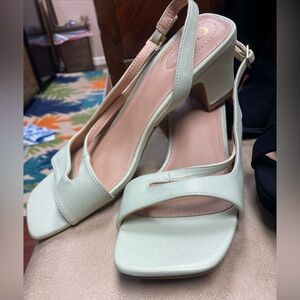 Women’s size 10 strappy shoes